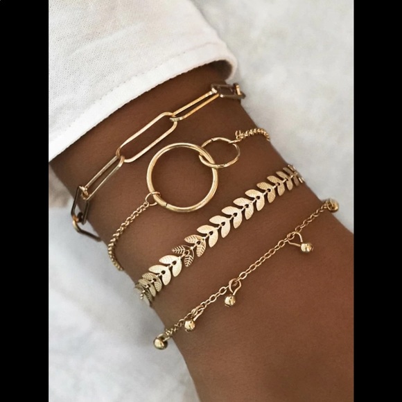 3/$30๐Chain Link & Leaf Gold Bracelet set๐ - Picture 5 of 5